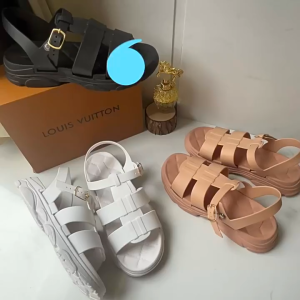 Giày Nữ Xỏ Ngón Dáng Rọ Quai Nhậu Có Khóa Gài Giày Đế Bệt Nữ Chống Trơn Trượt Mang Êm Chân