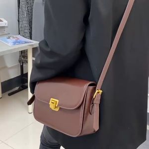 กระเป๋าสะพายไหล่ สะพายข้างงานสวยหนังอย่างดีเกรดพรีเมี่ยม เส้นเลือด Y13