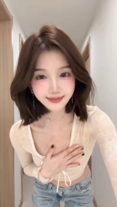 Jenny พร้อมส่ง🦄🎀เสื้อเบลาส์ เสื้อลูกไม้แขนยาวคอวีหลึก ดีไซน์เรียบหรูดูแพง เสื้อ2ชั้นติดกัน ทรงเข้ารูป เซ็กซี่แฟชั่นผู้หญิง