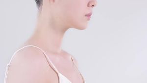 Kem Chống Nắng Dưỡng Ẩm Đa Tác Dụng 5 Trong 1 SPF50 PA+++ Bảo Vệ Da Mặt Làm Sáng Da Kem Lót Trang Điểm Chống Nắng 50g