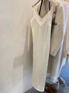 Dongda Gate 2024 Autumn New Style French Anti-Aging Lace Splicing Versatile Knitted Halter Dress Womens Trendy Long Sleeve V-Neck Dress