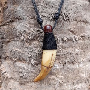 Kalung Liontin Taring KW Kalung Etnik Pria Wanita