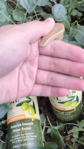 500ml Olive Oil Nourishing Anti-Dandruff Shampoo Oil Control And Anti-Dandruff Natural Gloss Anti-Itching Anti-Frizz And Damage Repair Contains Nourishing Olive Oil Effectively Fights Dandruff And Soothes The Scalp. Suitable For Men And Women