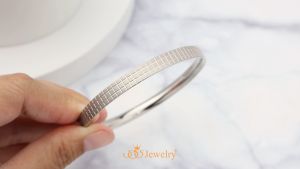 555jewelry กำไลข้อมือสำหรับสุภาพสตรี กำไลทรงกลม รุ่น MNC-BG067- กำไลข้อมือสแตนเลส กำไลข้อมือแฟชั่น กำไลข้อมือสวยๆ