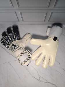 Sarung tangan kiper Ayres Alta terbaru putih hitam