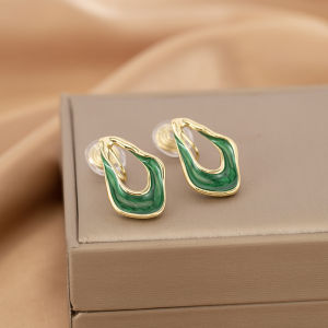 Fashionable Small Metal Earrings without Piercing Vintage Style Incense Plate Ear Clip Geometric Design for Women Fresh out