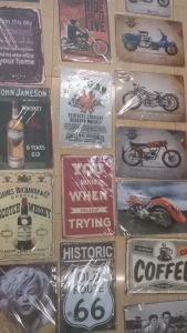 ป้ายเหล็กวินเทจ retro ตกแต่งผนัง (ลาย ยีนส์และสัญลักษณ์) 20*30 cm.