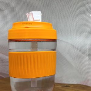 IZZI 400500ml Glass Coffee Tumbler 550ml. Botol Mug Tumbler Kopi Beling Sedotan Reusable