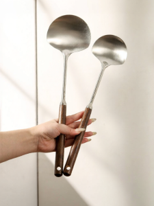 YIYIPAI | Thickened 304 Stainless Steel Food Grade Cooking Utensils Wooden Handle