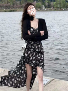SUSIEYUAN | Black Floral Halter Dress