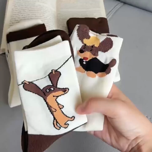 CEEKEY การ์ตูนถุงเท้าเด็กน่ารักลูกสุนัขฤดูใบไม้ร่วงและฤดูหนาวฝ้ายถุงเท้าขนาดกลางถุงเท้าสีน้ำตาลวินเทจถุงเท้ากองญี่ปุ่นเกาหลี