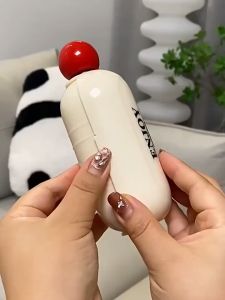 ลูกกลิ้งนาโน 2 หัว สามารถรูดเศษฝุ่นและขุยผ้าได้ ทำความสะอาดเสื้อผ้า สามารถใช้ซ้ำได้เพียงแค่ล้างออก เหมาะสำหรับพกพา น้ำหนักเบา LOVE FAMILY