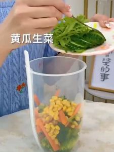 100ML Salad cup with fork modern salad cups with cover Large Capacity Portable with Sauce Cup Fork Cereal Nut Yogurt Vegetable Fruit Food Storage Box Get free cup brush Fat-Reducing Light Salad Cup With Fork Food Container Anti-drop Lunch Box Fruit Milk