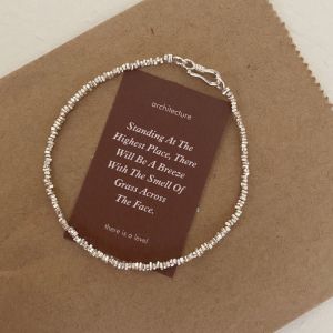 สร้อยข้อมือเงินไทยเศษเงินเชียงใหม่สร้อยเงินแท้925ประกายแวววาวนิชแบรนด์ดีไซน์เรียบง่ายแมทช์ลุคง่ายรูปหัวใจแบบนางฟ้า