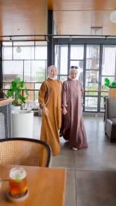 ABAYA HITAM POLOS LIST PUTIH ZULFA DRESS EXSLUSIVE ANNASIHAH/COD.GAMIS POLOS TERBARU WANITA MUSLIMAH