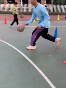 "MARKER CHÓP VẬN ĐỘNG LUYỆN TẬP DI CHUYỂN NẤM TẬP BÓNG ĐÁ CAO 32CM FLEX SPORTS THÔNG TIN CHI TIẾT: Kích thước: 32cm (cao) Chất liệu: Nhựa cao cấp Màu sắc: cam đỏ vàng xanh dương xanh lá xanh chuối ĐẶC ĐIỂM NỔI BẬT: -Chất liệu chắc chắn: Sử dụng n