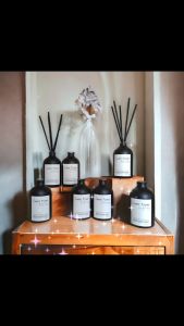 Onefamily SWEET HOME Reed Diffuser Aroma Pengharum Ruangan 100ML Aromatic Aromaterapi Pewangi Luxury Aromatherapy Refill Aesthetic Lavender Vanilla BungaHampers Souvenir Fragrance Oil Essensial Christmas Natal Stick Rotan Lebaran Ramadan Parfume