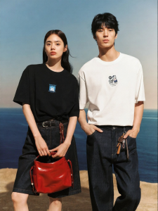PEACEBIRD | Collab Skateboard Dog Embroidered Loose Round Neck Tee