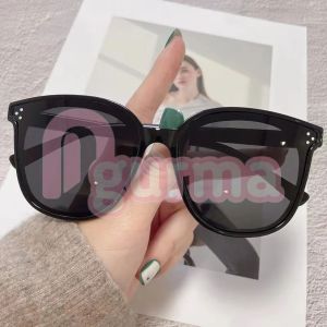 Kacamata Hitam Titik Tiga Korea Fashion Pria Wanita
