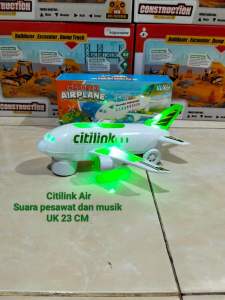 Mainan pesawat bisa jalan ada lampu dan suara