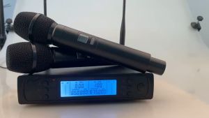 XGES 707 ใหม่ ไมโครโฟน ไมโครโฟนไร้สายพร้อมตัวรับสัญญาณ 2 มือถือระยะรับ 80M UHF ความถี่คงที่ KTV อุปกรณ์ร้องเพลงกลางแจ้ง ไมโครโฟ microphone