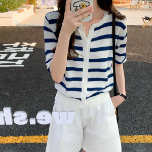 DVDK | Áo Thun Sọc V-Neck Tay Ngắn Rộng Thoải Mái Phối Màu Ngắn