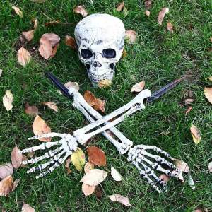 Mô hình trang trí Halloween trên mặt đất áp dụng trang trí phòng xăm hình phù hợp