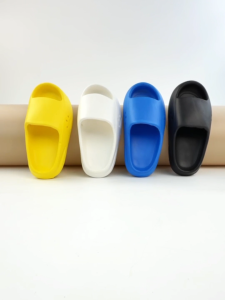 [MOD KIDS] เด็กสีทึบรองเท้าแตะ เหมาะสำหรับเด็กอายุ 3 ถึง 12 ปี วัสดุ EVA สบายลื่นเด็กรองเท้าแตะ