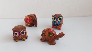 ไม่เหมือนใคร การแกะสลักสัตว์และงานฝีมือ ศิลปะบนผืนไม้ 3 ปริมาณ