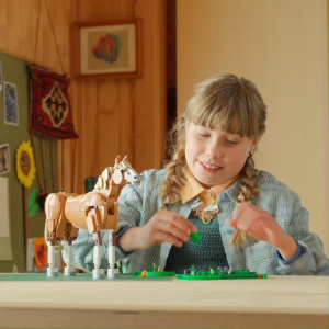 LEGO Creator 3in1 31166 Beautiful Horse (685 Pieces)