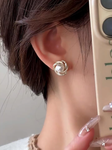 LL Fashionable Zircon Pearl Exquisite Geometric Design Elegant Earrings ES64825