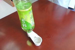 ถ้วยให้น้ำไก่ชน แบบใส่ขวด ให้อาหารนกพิราบ ถ้วยน้ำสำหรับป้อนนกพิราบและนกแก้ว