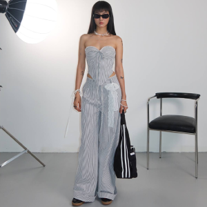 Xinh นักออกแบบเวียดนาม Sodope ศิลปะ Retro ลาย Crossbody กระดูกตรงกางเกงขายาวชุดสองชิ้นสําหรับผู้หญิง