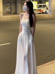 QFN | Elegant Sleeveless Corseted Dress
