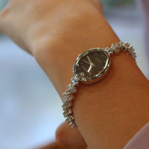 คลาสเซเว้า รูปร่าง 2506B นาฬิกาข้อมือผู้หญิงล้อมเพชร แบรนด์เนมแท้ ชุดเครื่องดื่มเพื่อการที่ดี รุ่น Vayo Jewelry