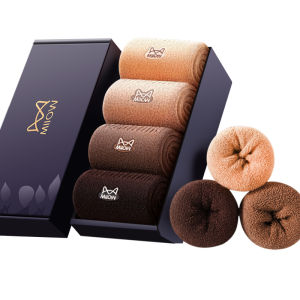 Tất nam MiiOW làm bằng vải lông cừu dày ấm áp chống lạnh.