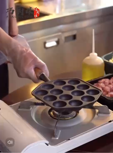 Takoyaki Grill Pan 14/12 Holes Nonstick Cast Iron Octopus Meat Balls Molds Maker with Detachable Handle Pancake Balls Desserts Skillet for Induction Cooker Gas Stove