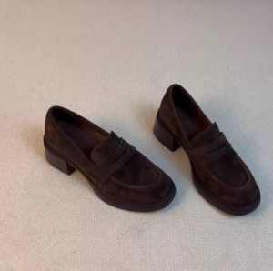 XIANNIWEI | Chunky Heel Retro English Style Floral Slip-On Shoes