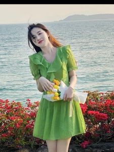 Green Chiffon Dress Womens Summer 2024 New Design Sense Temperament Western Style V-neck Flounce Short Skirt