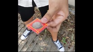 Alat Sulap Coin Escape Mainan Magic Koin Menembus