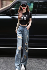 กางเกงยีนส์ทรงตรงเอวสูงสไตล์อเมริกัน กางเกงขายาวทรงหลวมสไตล์ย้อนยุค ดีไซน์ขาดๆ ประดับเพชร ฤดูร้อน 2025 กางเกงยีนส์แฟชั่นสำหรับผู้หญิง