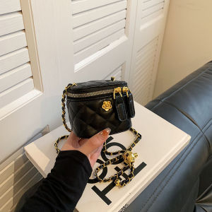 Trendy Childrens Bag 2024 New Small Square Bag Chain Single Shoulder Slant Cross Bag for Baby Girls Soft PU Leather Daily Use