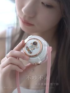 Banana พัดลมแบบถือมินิพกพา ทูโทนลายการ์ตูน ลมแร  ปรับได้ มีสายชาร์จ USB แบบพกพา  พร้อมเชือกคล้องคอ