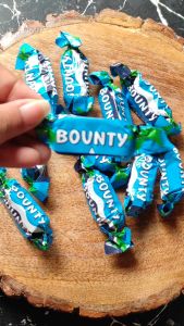 Bounty Miniatures Chocolate 220g (Ice Cold Packs Included)