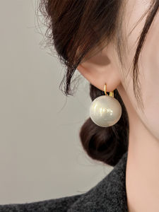 Exaggerated Large Pearl Earrings Womens Fashion Jewelry Pure Silver Ear Studs Autumn Winter Niche Design Original Creation