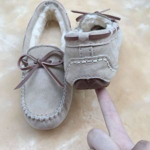 Real Leather Slip-On Winter Bean Shoes Womens Fleece Lined Thickened Anti-Slip Cotton Shoes Maternity Flat Bottom Shoes