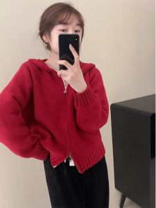 เสื้อสเวตเตอร์คาร์ดิแกนถักมีฮู้ดสีแดงสำหรับผู้หญิงในฤดูใบไม้ร่วงและฤดูหนาว เสื้อคาร์ดิแกนถักหนาแบบมีซิปสำหรับผู้หญิง