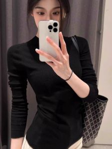 Black Round Neck Long Sleeve Sweater & Women's Fall & Winter Tight Sweater Bottoming