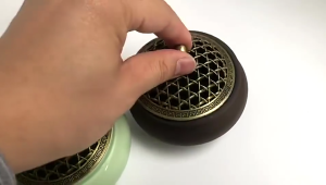 Premium Ceramic Coil Incense Burner For Agarwood Sandalwood Elegant Home Fragrance Feng Shui Decor盘香炉 陶瓷香炉 莲花香插 Ceramic Incense Burner Sandalwood Incense Stick Holder Vintage Censer Home Fragrance 香薰炉 檀香炉 沉香 家居熏香 装饰摆件