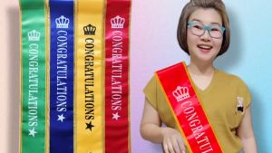 (1 เส้น) สายสะพายขอบทอง CONGRATULATIONS สายสะพายรับปริญญา สายสะพายปัจฉิม สายสะพาย ปัจฉิมนิเทศน์ รับปริญญา จบการศึกษา m24